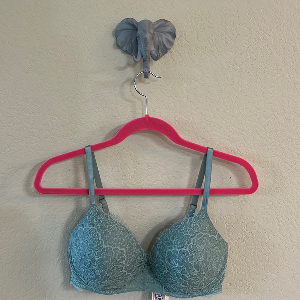 Victoria’s Secret lightly lined wireless T-shirt bra lace 34DD